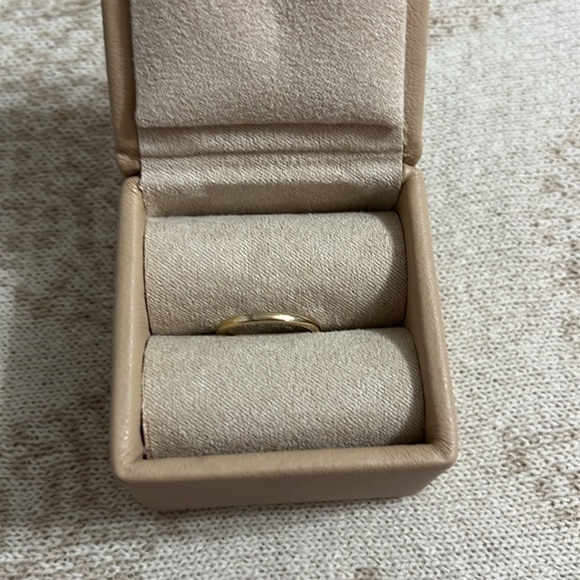 Mejuri 14k Gold Thin Wedding Band - Picture 2 of 6